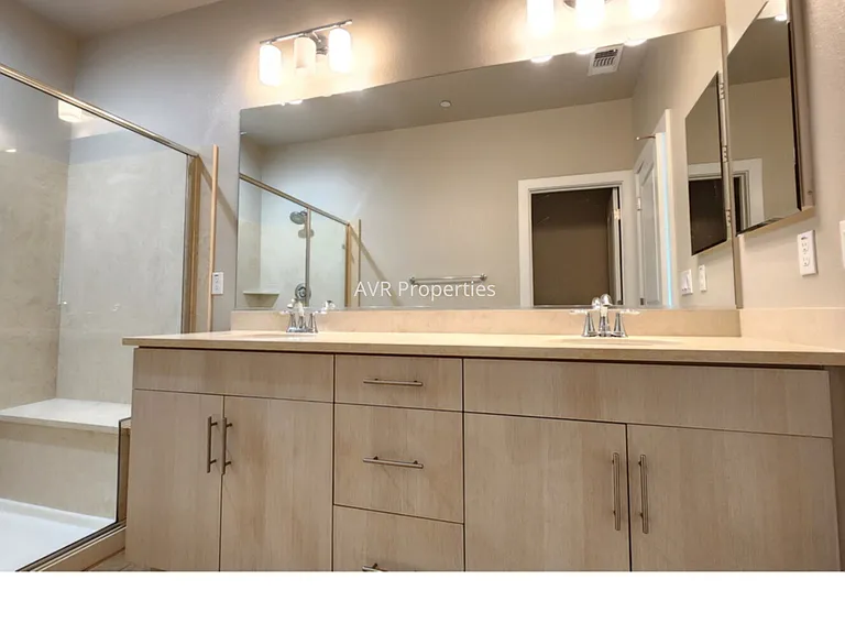 5635 Melodia Cir — Photo 27