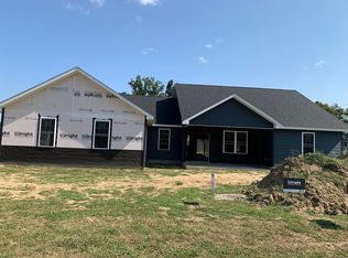 E Grand Ave, Carterville, IL 62918