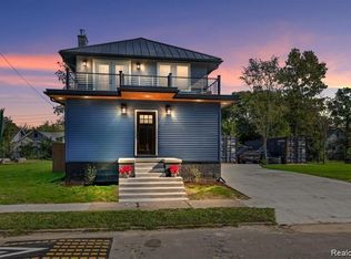 19166 Charleston St, Highland Park, MI 48203