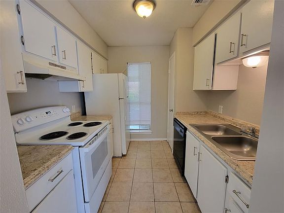 4th image of 2202 16th Ave N #14
