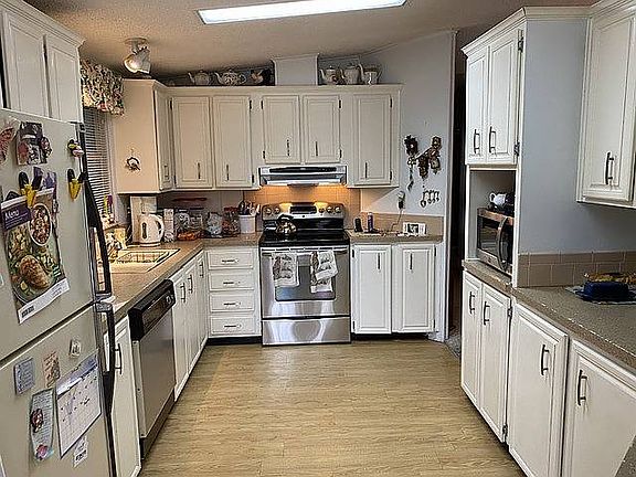 2nd image of 425 Forest Ln