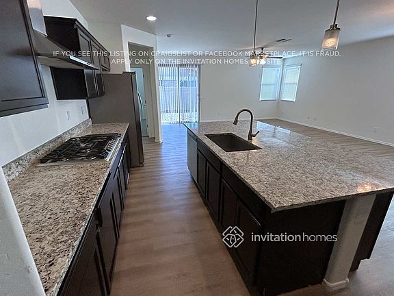 5th image of 8030 W Paradise Dr