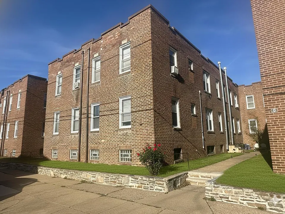 511-521 Gilham St