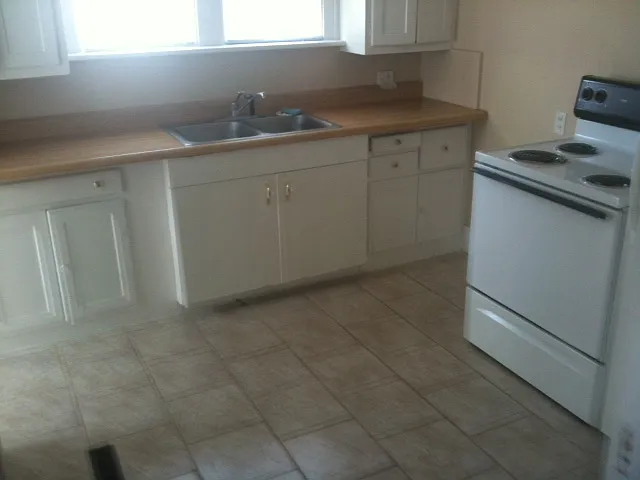 2 bed, 714 sqft, $1,200 — Photo 4