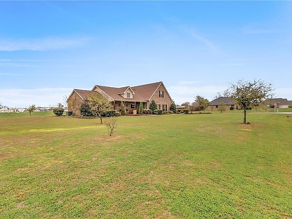 4th image of 205 Savannah Dr