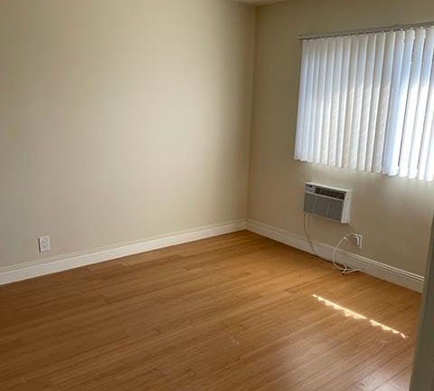 5th image of 4408 Murietta Ave #8