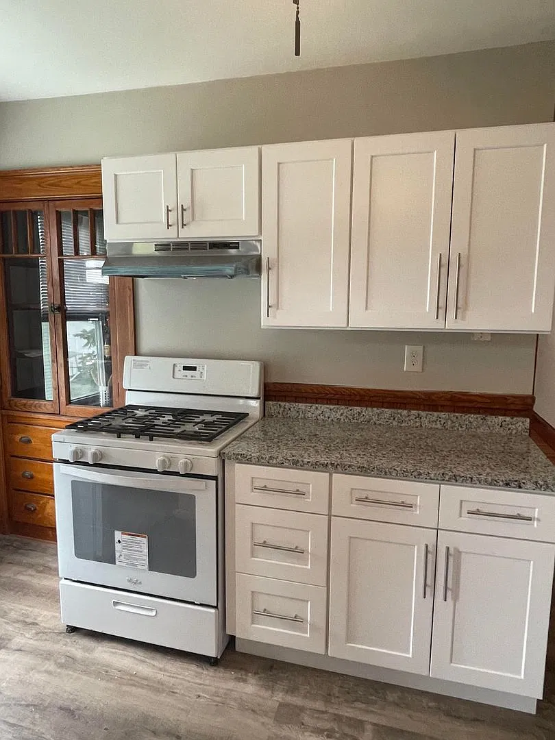 151 Ingleside Ave — Photo 3
