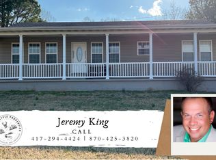 421 Riverview Dr, Mammoth Spring, AR 72554