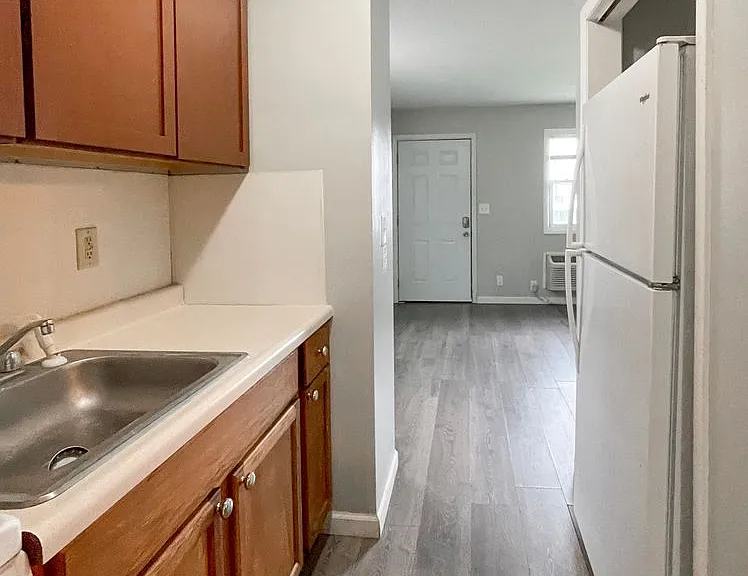 1812 W 7th St — Photo 5