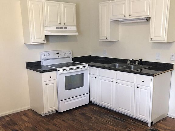 3rd image of 3817 Woodbury Dr