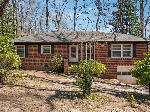 2696 Dodson Dr, East Pt, GA 30344