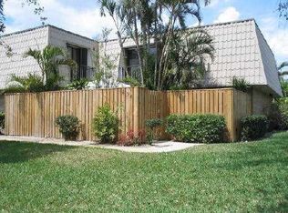 1700 Embassy Dr APT 806, West Palm Beach, FL 33401