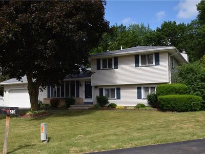 24 Pyramid Ln, Rochester, NY, 14624