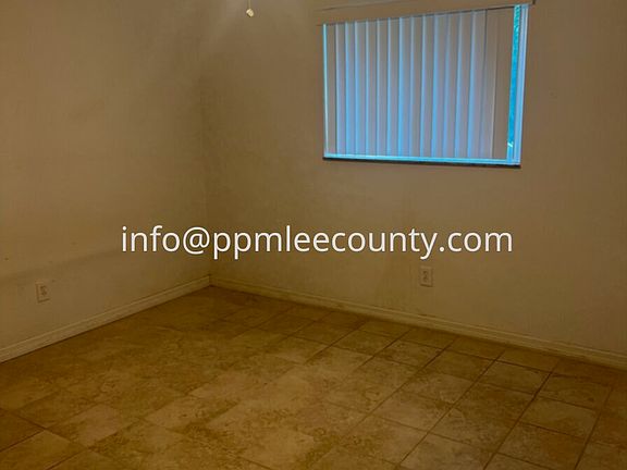 4th image of 906 SW 47th Ter APT 5