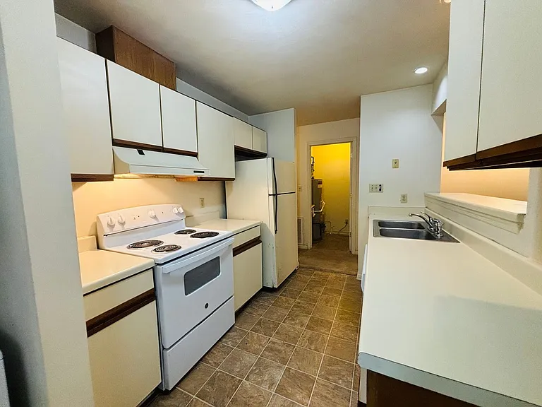403A Berryfield Ln — Photo 10