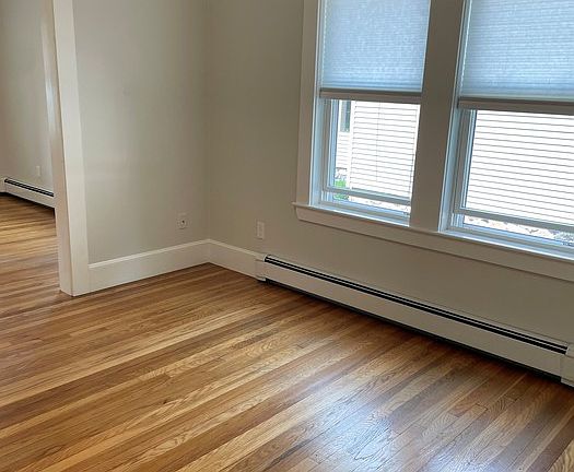 4th image of 376 Crescent St Floor 1