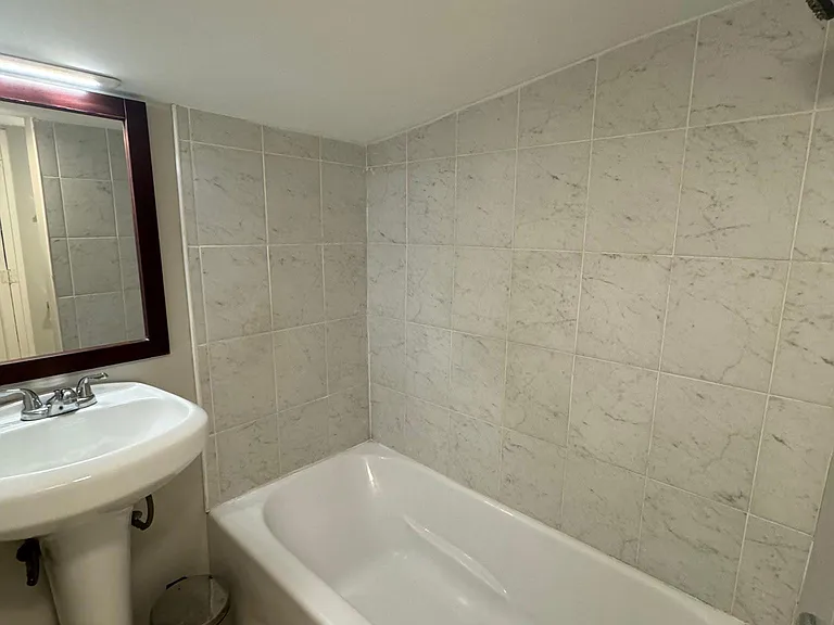 464 3rd St #4 — Photo 7