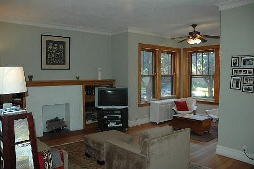 4th image of 6327 N Wayne Ave #1S
