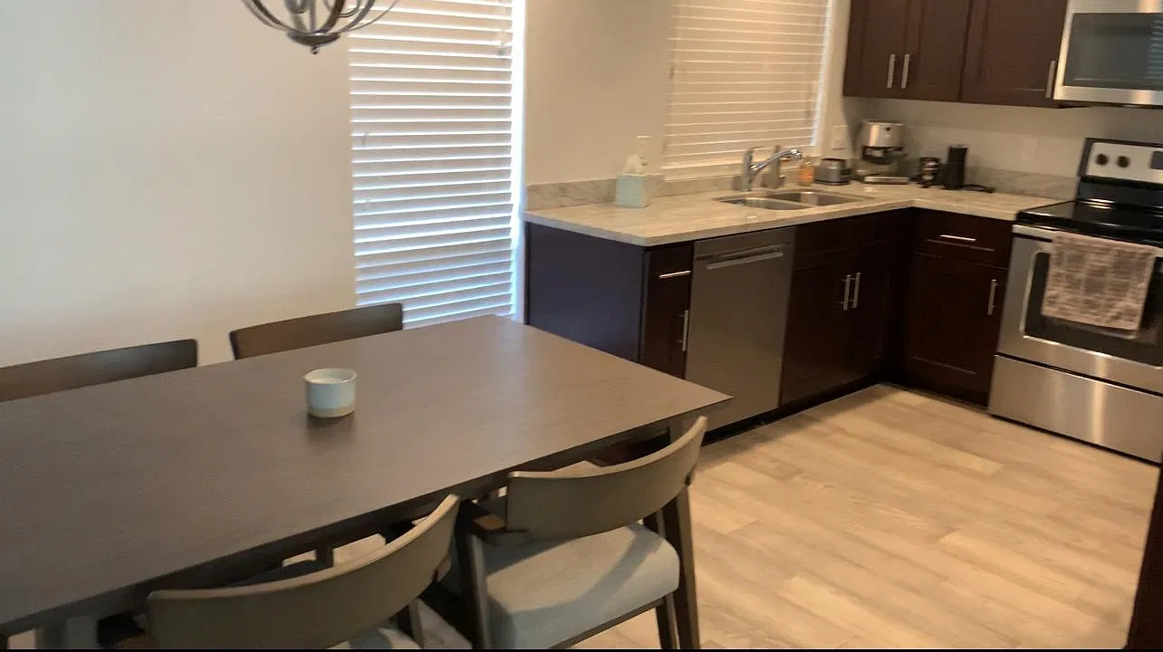 1 bed, 716 sqft, $2,350 — Photo 3