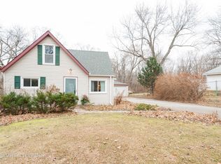 416 Channel Dr, Island Lake, IL 60042