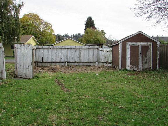 3rd image of 5618 108th Avenue Ct E