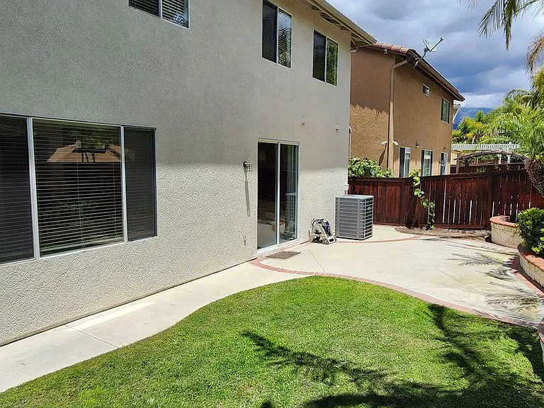 26 Anglesite — Photo 33
