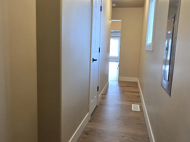 323 Park St — Photo 32
