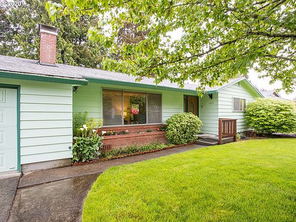 2nd image of 1054 SE 36th Ave