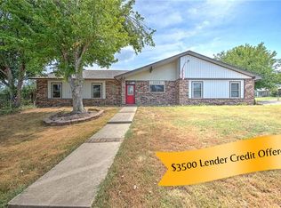 1113 S 28th St, Rogers, AR 72758