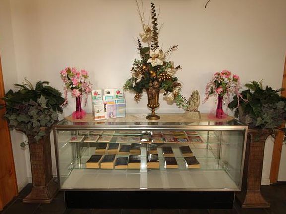 5th image of 2401 N 36th St #2403