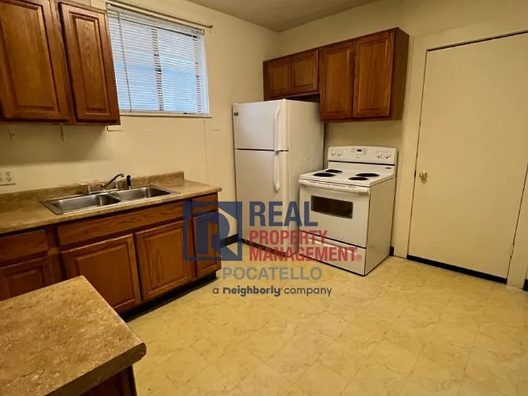 341 S Hayes Ave — Photo 7