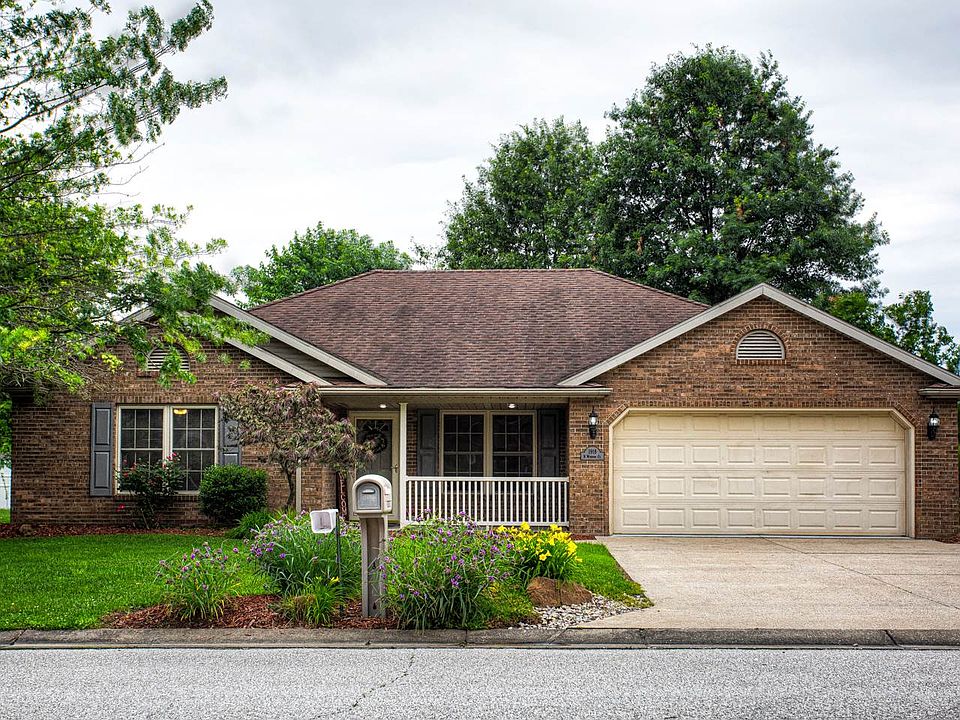 1st image of 1918 N Windsor Ct