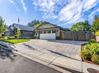 231 SE Sand Canyon Ln, Grants Pass, OR