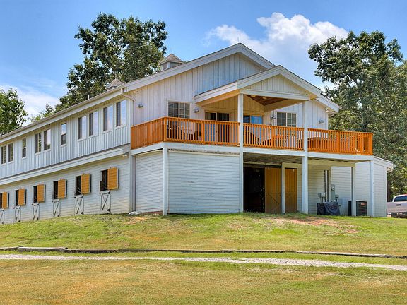 2nd image of 1440 Smiths Lawn Dr
