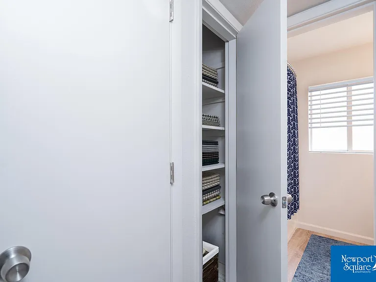 Newport Square Apartments — Photo 21