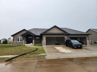 2223 Eldie Dr, Asbury, IA 52002