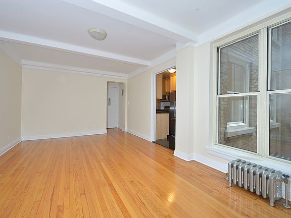 4th image of 25 E 10th St APT 5D