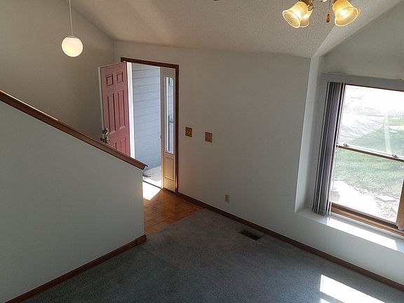 3rd image of 6212 W 158th St