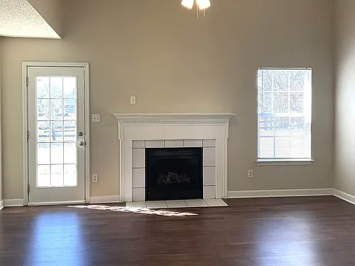 2304 Jacobs Ct Photo 1