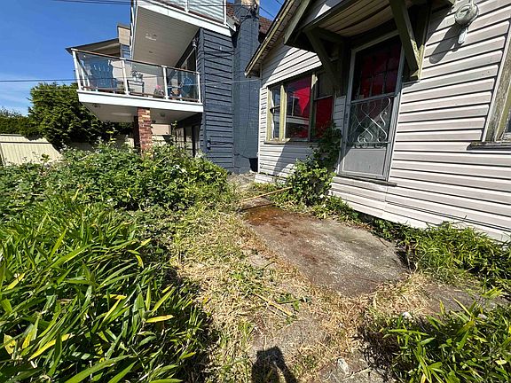4th image of 15671 Marine Dr