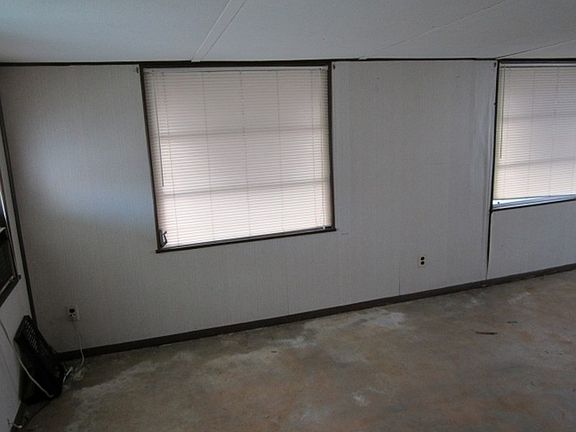 5th image of 212 Tiel Ave