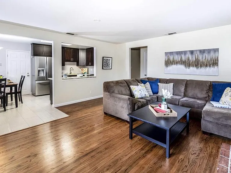 894 Santa Cruz Dr — Photo 8