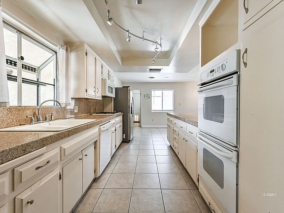 5th image of 601 N Las Posas St
