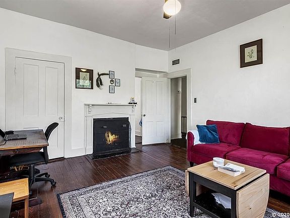 3rd image of 923 NE 3rd Ave APT A