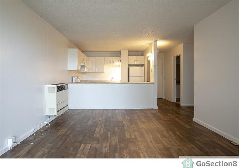 1st image of 325 Rowland Blvd #11