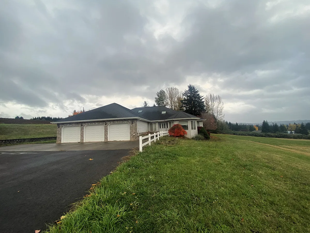 Building Photo - 33700 SE Duus Rd