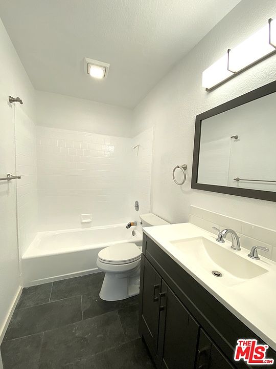 2nd image of 1567 W 204th St #2