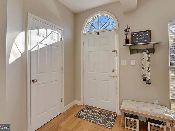 2nd image of 43074 Candlewick Sq