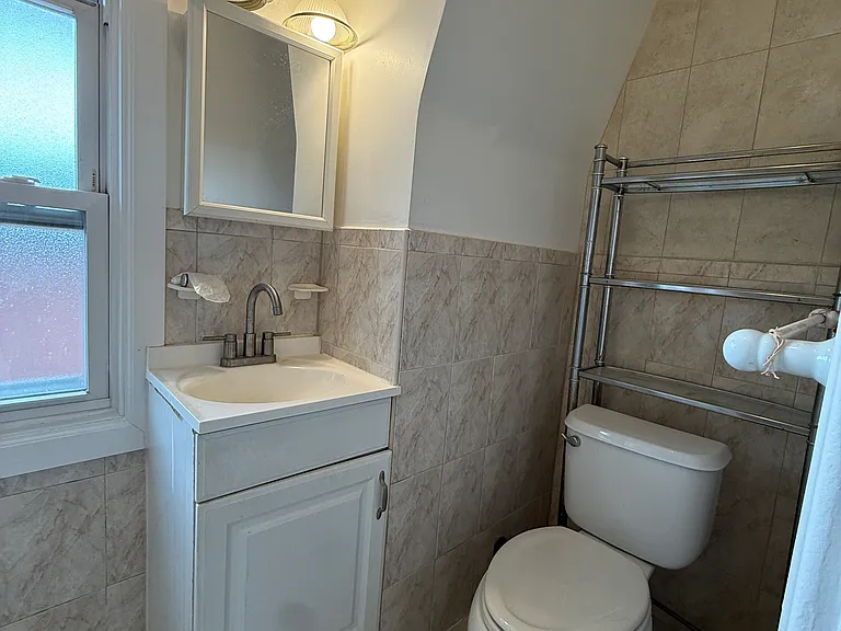 16219 Laburnum Ave #3 — Photo 11
