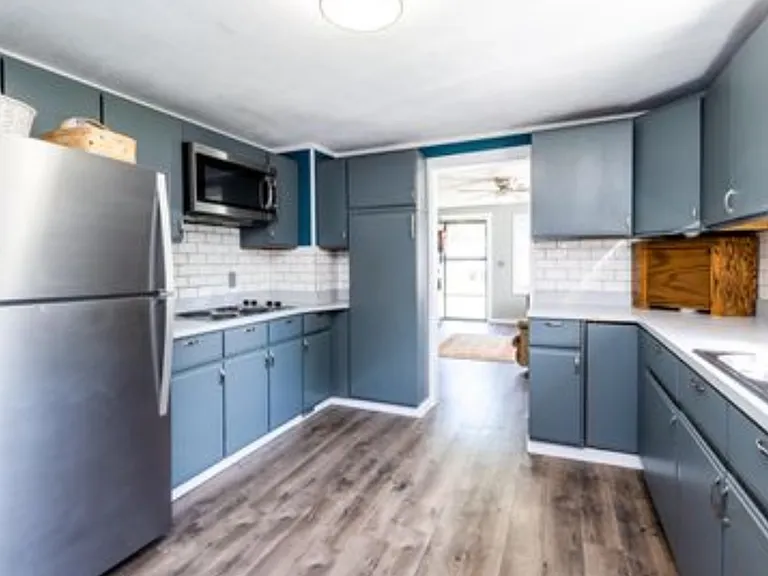 654 Sheridan Rd — Photo 5